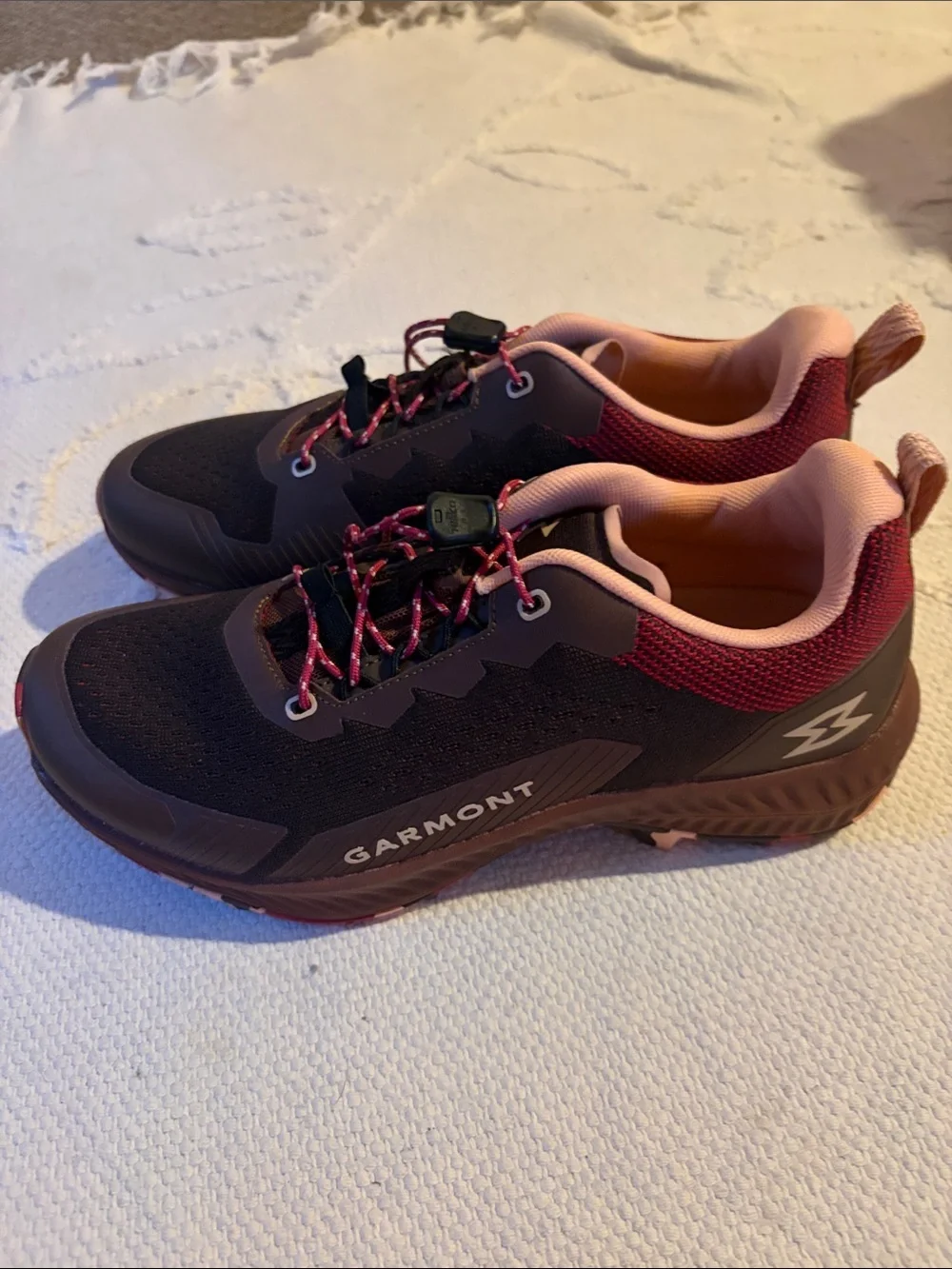 Garmont 9.81 Pulse Brown, Red, and Pink Hiking Sneakers size 8 new without box